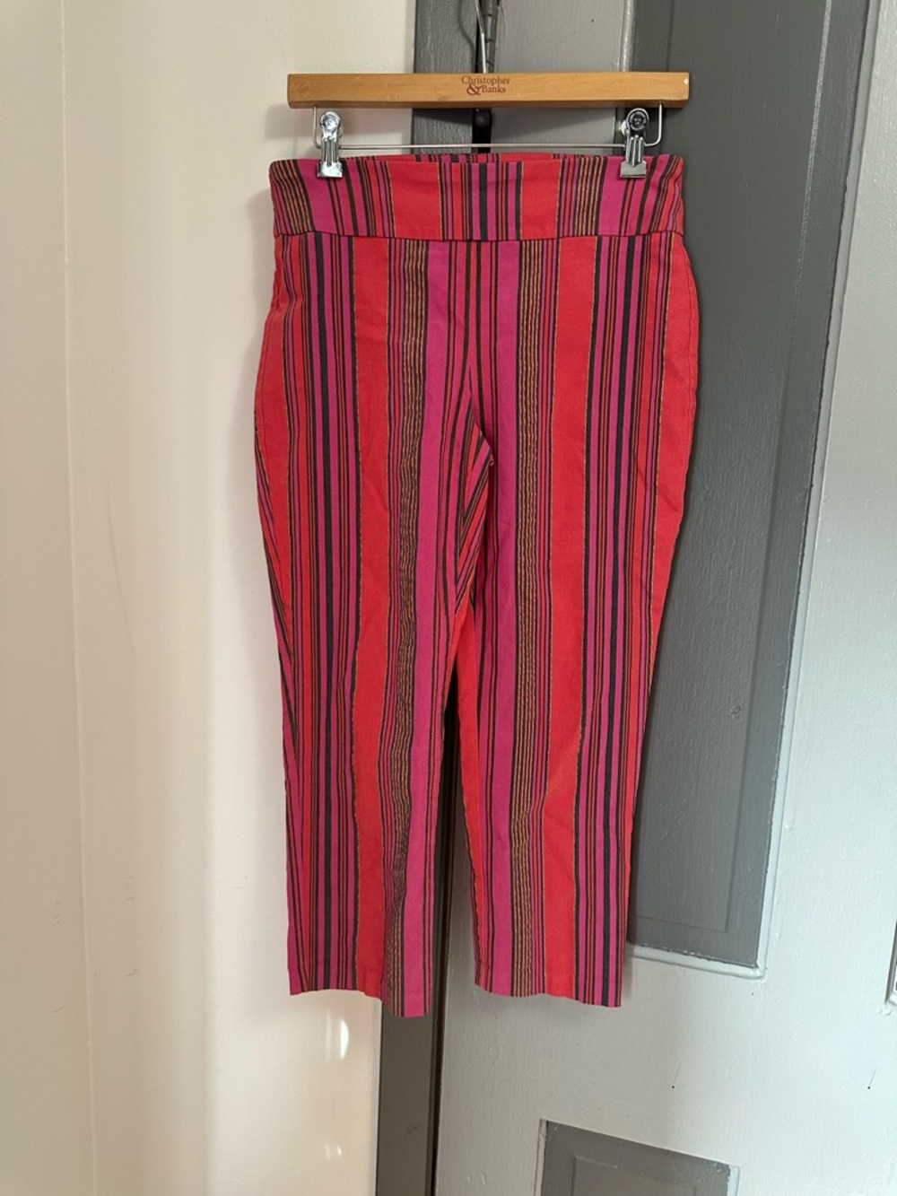 Attyre 90’s Pink & Red Vertical Stripe Capri Pants